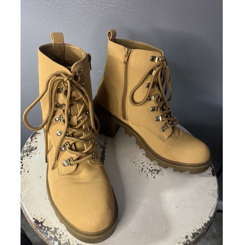 Just Fab Averie Tan Lace Up Combat Style Boots Lug Heel Women’s Size 9